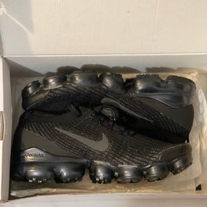 Nike Air VaporMax Flyknit Size 8